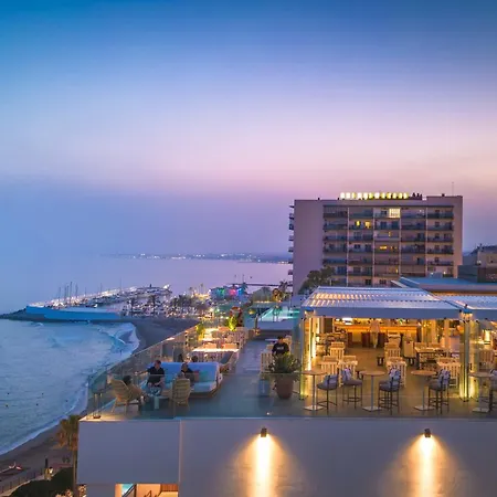 ホテル El Fuerte 5*