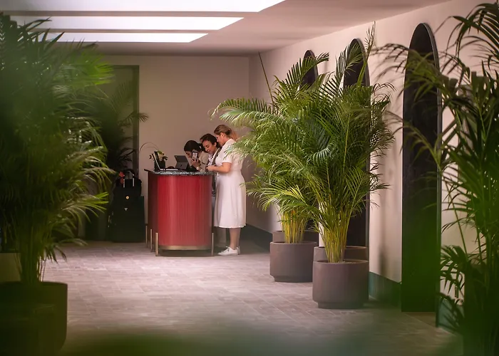 Отель El Fuerte Марбелья